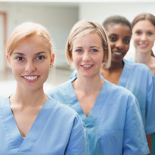 Pflegeschülerinnen der WBL Pflegeakademie Bottrop in der Ausbildung.